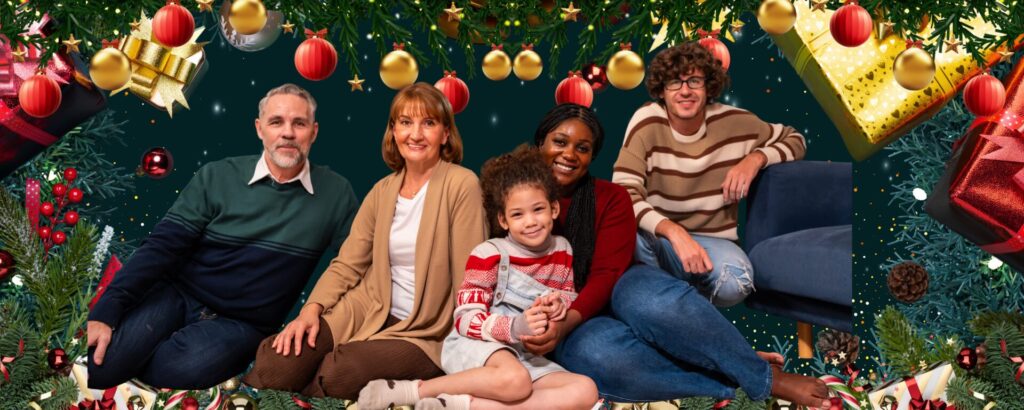 Green and White Minimalist Merry Christmas and Happy New Year Banner (1)